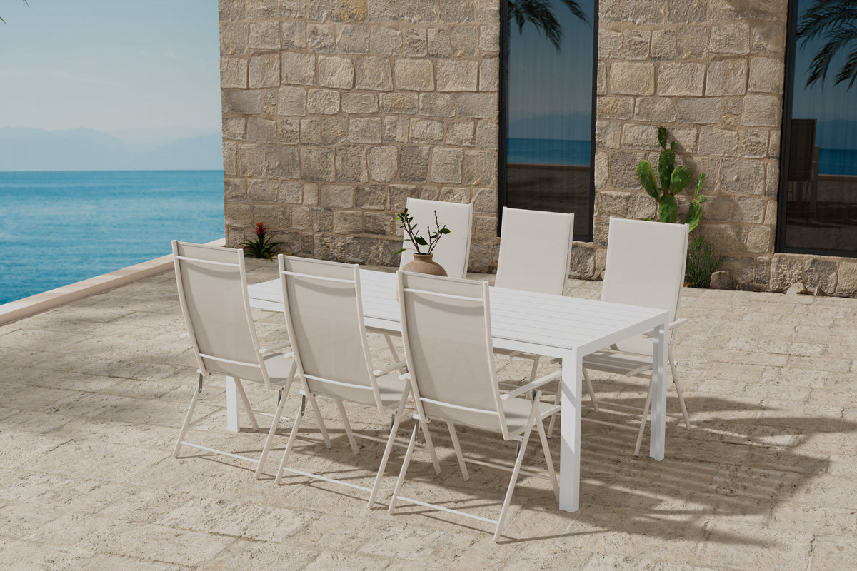 Break matgrupp med vitt bord och 6 beige Levanzo stolar