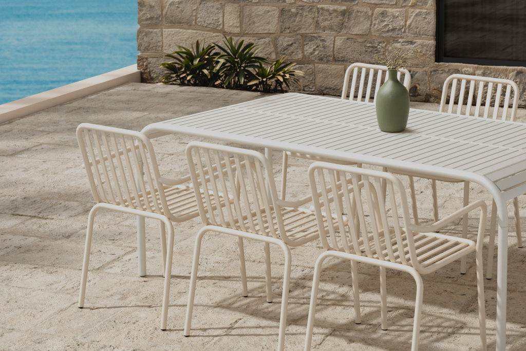 Borneo matgrupp med 6 Peking-stolar beige