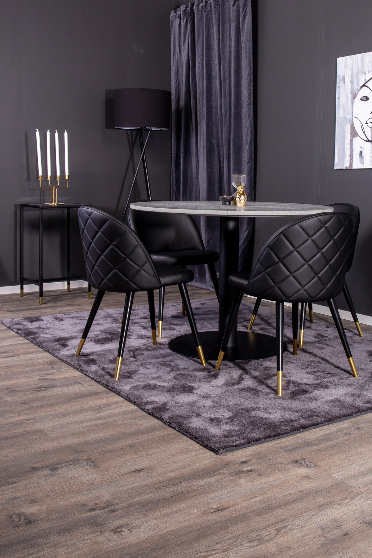 Razzia matbord grå terazzo/svart 106 cm med Velvet matstol mässing